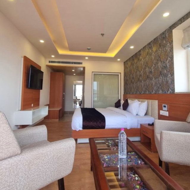 Luxury stay in Mountain Valley Shimla - MNP Hotel