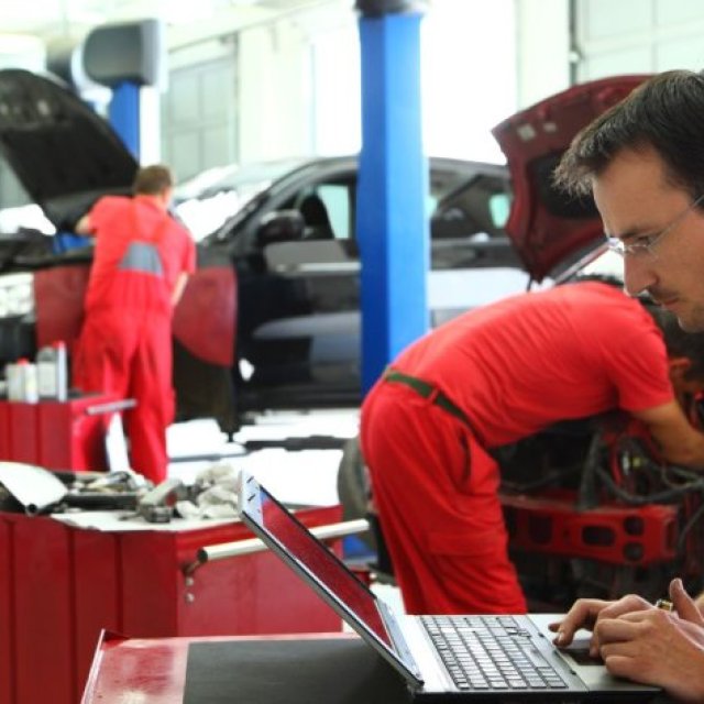 Best Hybrid Battery Repair and Replacement Service
