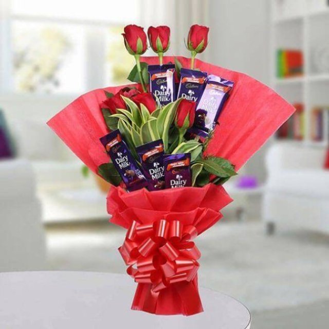 Midnight and Same Day Flower Delivery in Howrah