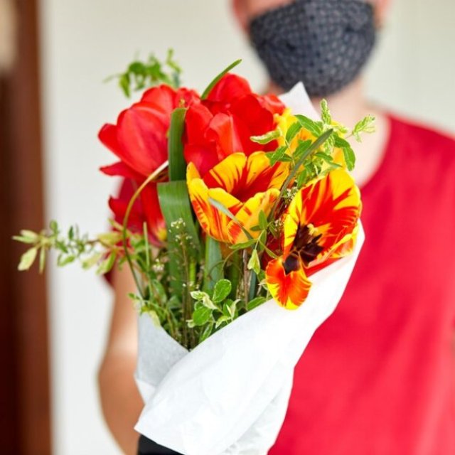 Online Flower Delivery in Mumbai - Pretty Petals