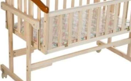 Wooden cradle for babies