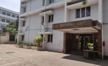 2500 ft² - girls hostel with safety & security in chennai