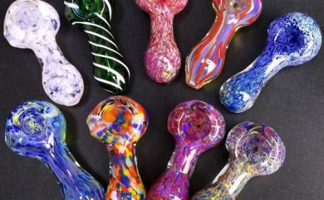 Wholeselly: Your Trusted Glass Pipe Supplier in the USA