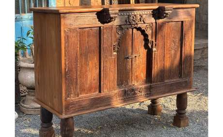 Antique Furniture & Vintage Decor - Collectible Vintage