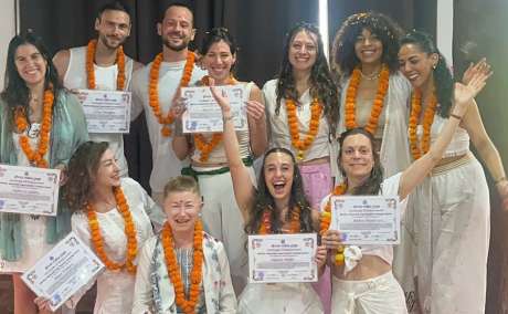 200 hour yoga teacher training in Rishikesh india
