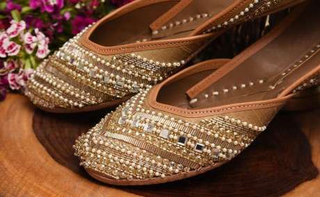 Timeless Charm in Every Step with Handcrafted Juttis