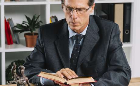 Company law advocate in Delhi