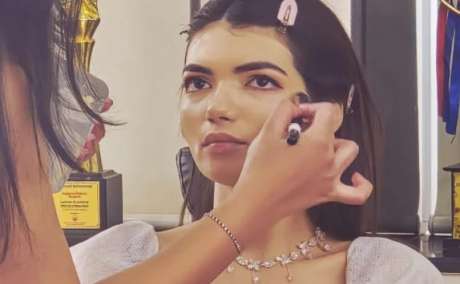 Lakme Academy Bandra, Powered by Aptech :-Best Makeup Training Institute in Bandra