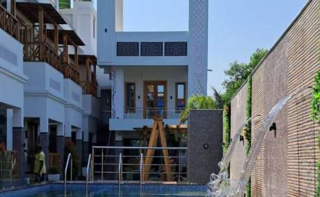 Best hotels with swimming pool in Tajpur